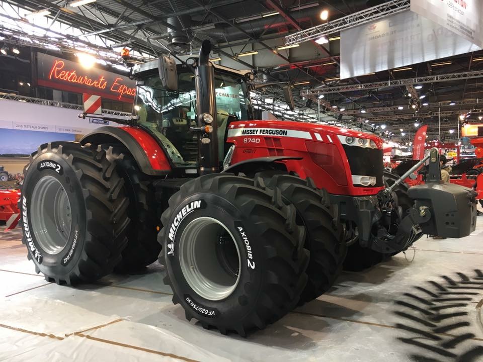 Massey Ferguson 8740 tractor